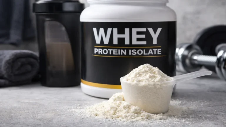 whey isolate protéine en poudre avec shaker et accessoires de musculation complément protéique sportif